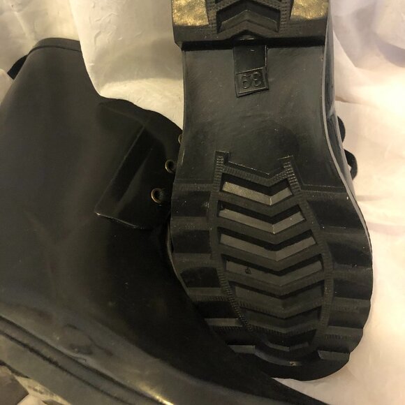 Women Black Mid-Calf Rubber Boots - Wellies - Picture 14 of 16